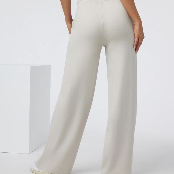 NWOT Vuori Halo Essential Wideleg Pant Ecru Heather Women’s Small - Picture 3 of 9